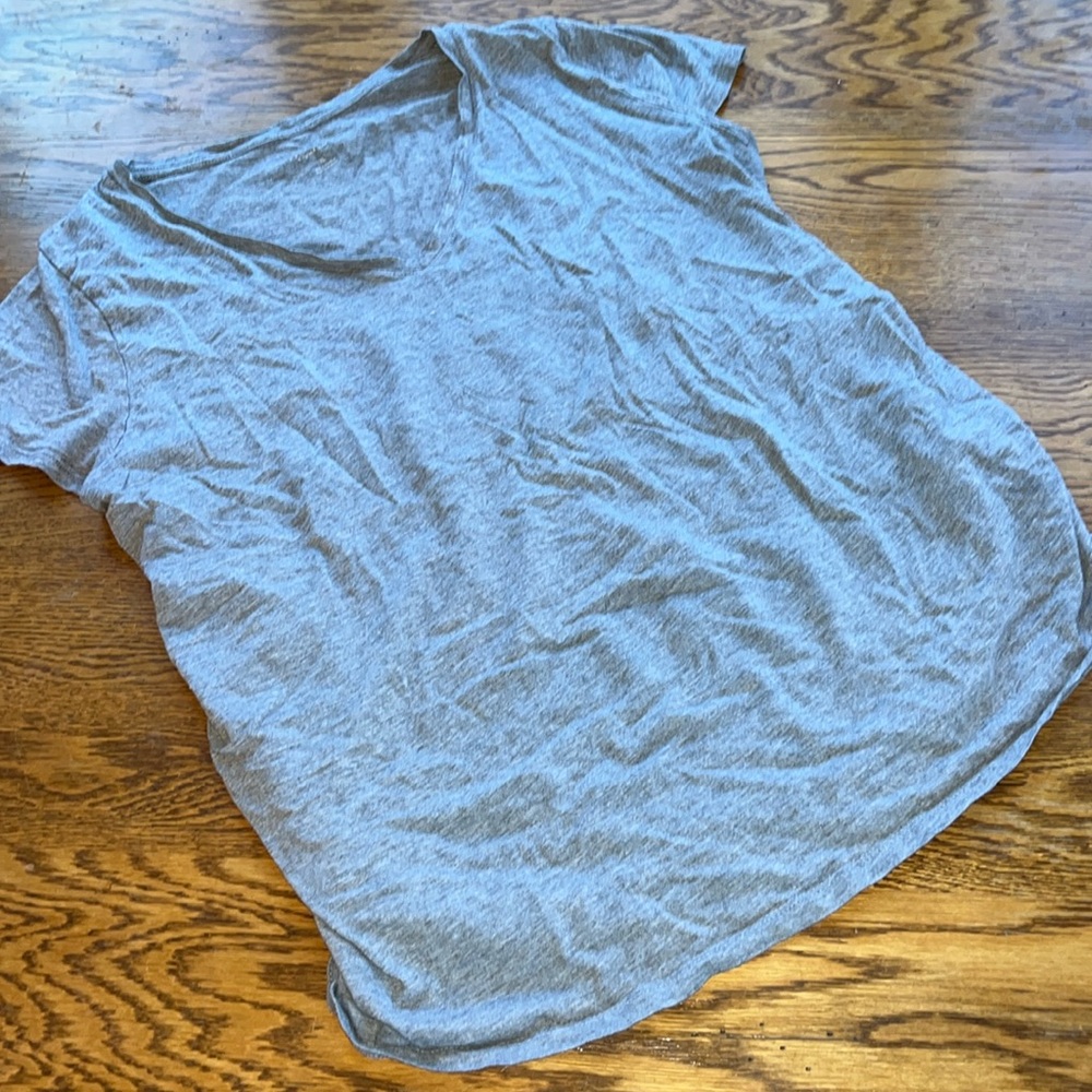 Grey tee